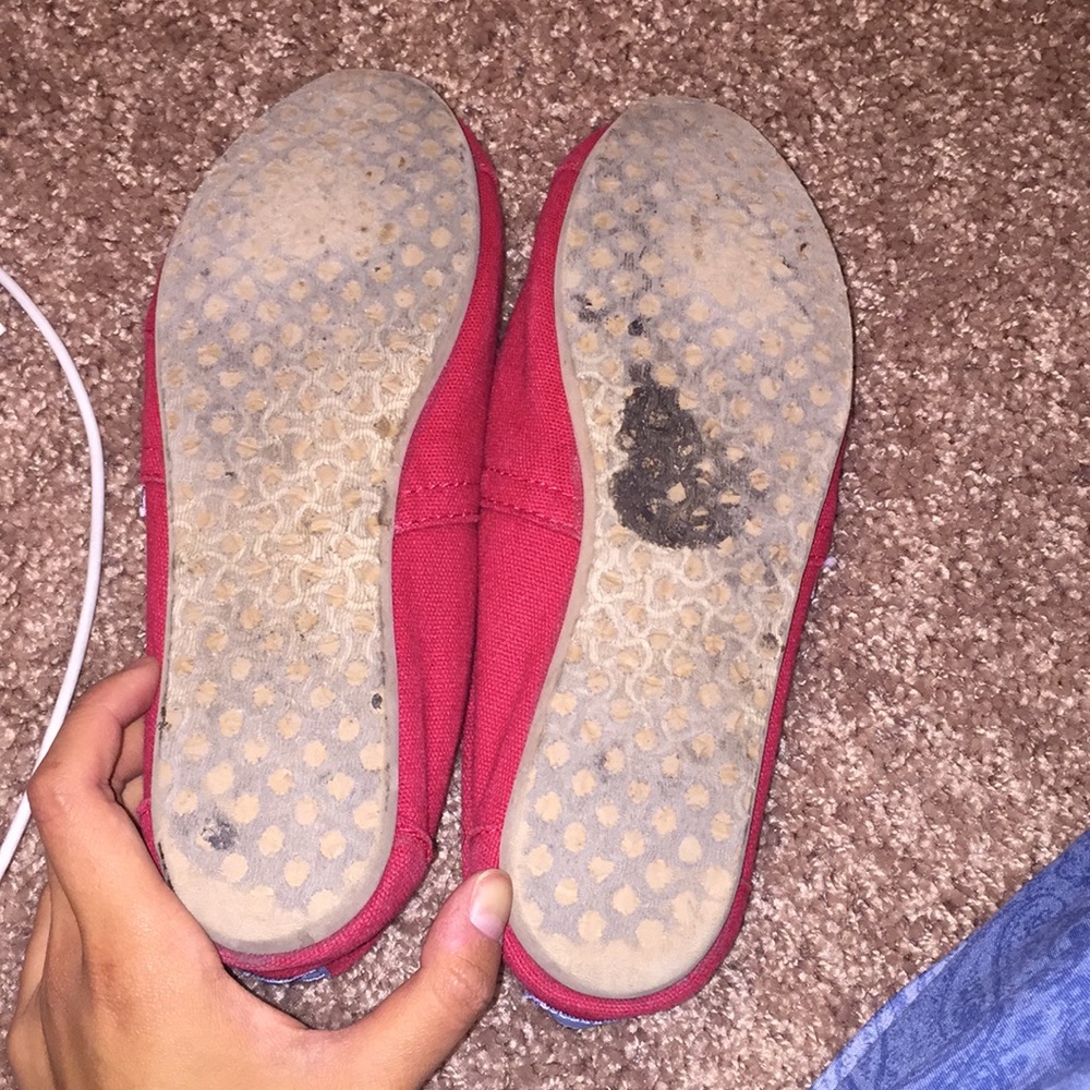 Toms - Picture 2 of 2